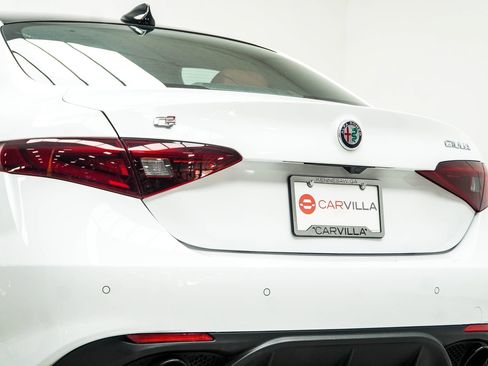 Used 2023 Alfa Romeo Giulia Veloce RWD image 14