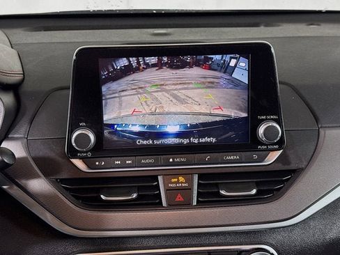 Used 2023 Nissan Altima 2.5 SR image 11