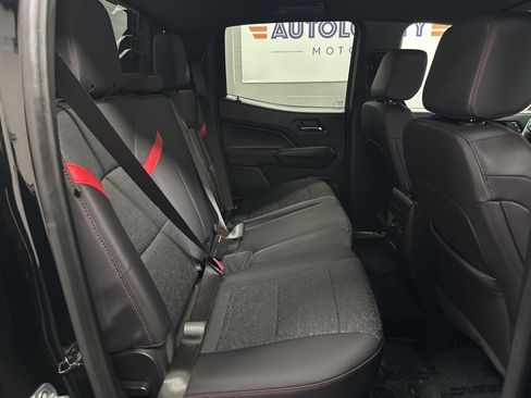 Used 2025 Chevrolet Colorado Z71 w/ Midnight Edition image 22