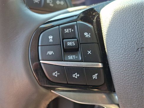 Used 2022 Ford Explorer Platinum w/ Equipment Group 601A AWD/4WD image 22