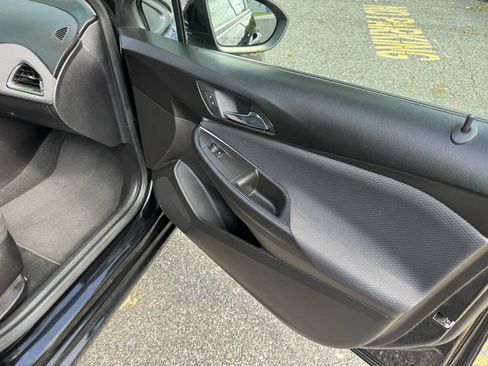 Used 2019 Chevrolet Cruze LS w/ LS Convenience Package FWD image 13