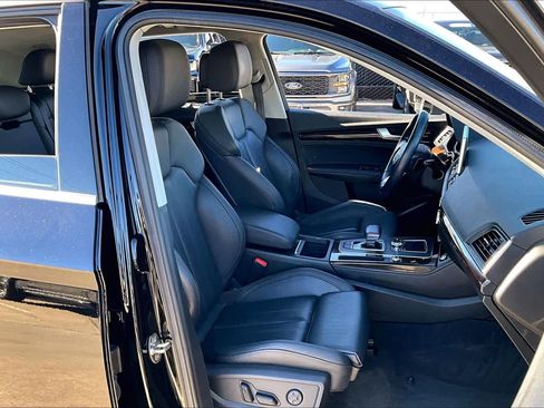 Used 2020 Audi Q5 Premium Plus image 9