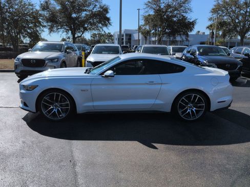 Used 2017 Ford Mustang GT Premium image 7