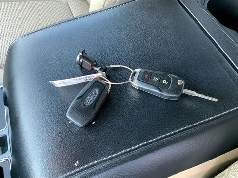 Used 2016 Ford F150 XLT w/ Trailer Tow Package image 12