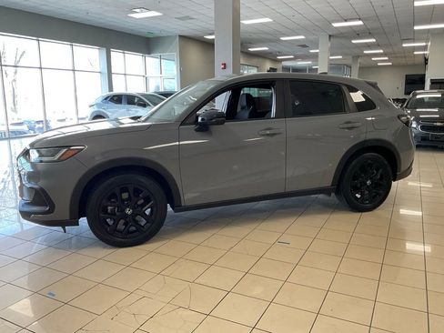 Used 2023 Honda HR-V Sport image 4