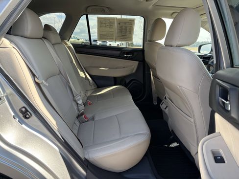 Used 2019 Subaru Outback 2.5i Limited image 31