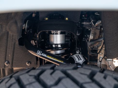 New 2025 Ford Bronco Heritage Edition image 21