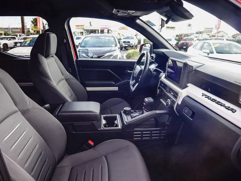 Certified 2024 Toyota Tacoma TRD Off-Road image 20