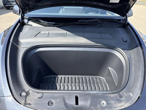 Used 2024 Tesla Model Y Long Range image 16