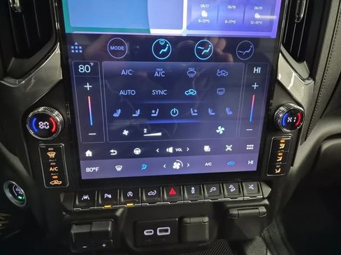 Used 2021 GMC Sierra 1500 Denali w/ Denali Ultimate Package AWD/4WD image 16