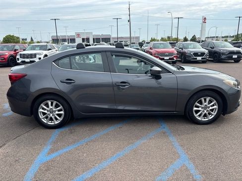 Used 2014 MAZDA MAZDA3 i Touring w/ Technology Package FWD image 4