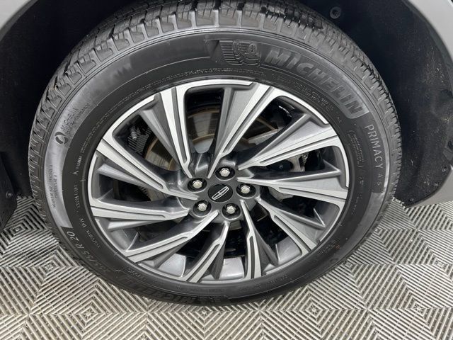 Certified 2025 Lincoln Aviator AWD image 10
