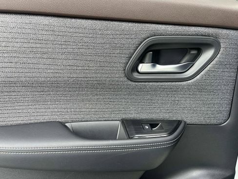 Certified 2023 Nissan Rogue SV image 12