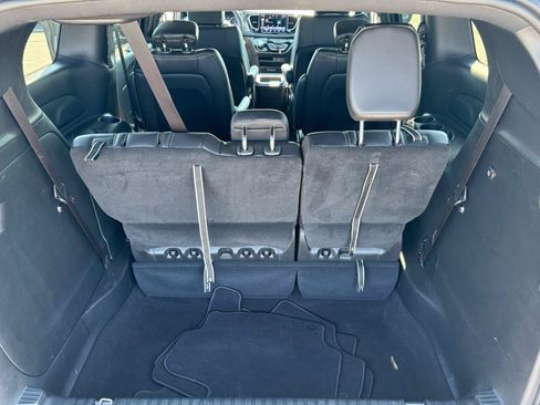 Used 2026 Chrysler Pacifica Select FWD image 39