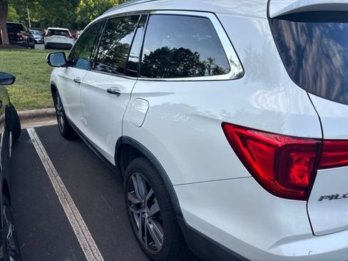 Used 2016 Honda Pilot Elite image 11