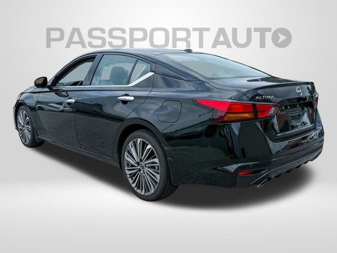 Used 2025 Nissan Altima 2.5 SL FWD image 3
