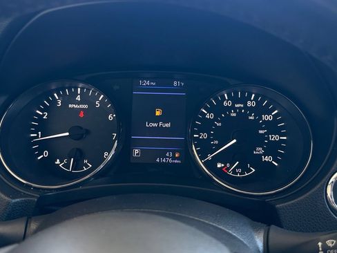 Used 2018 Nissan Rogue SL w/ Premium Package FWD image 23