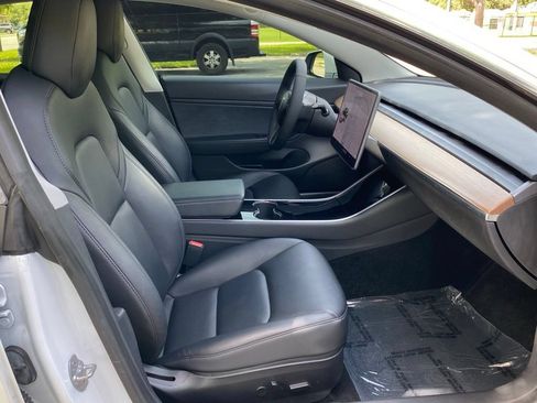Used 2020 Tesla Model 3 Long Range AWD/4WD image 18
