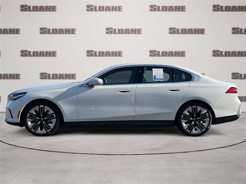 Certified 2025 BMW i5 xDrive40 w/ Premium Package image 2