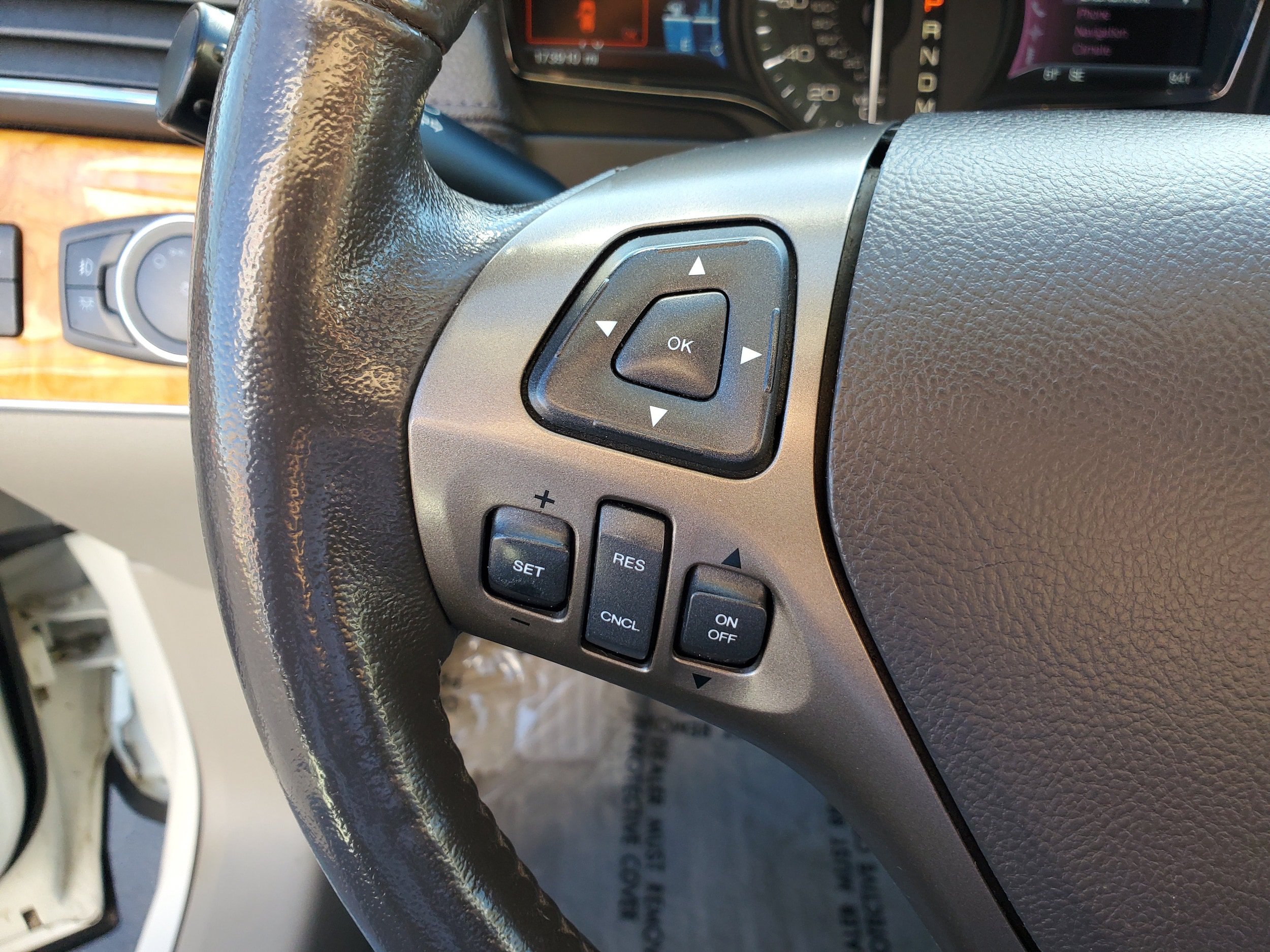 Used 2012 Lincoln MKX AWD image 19