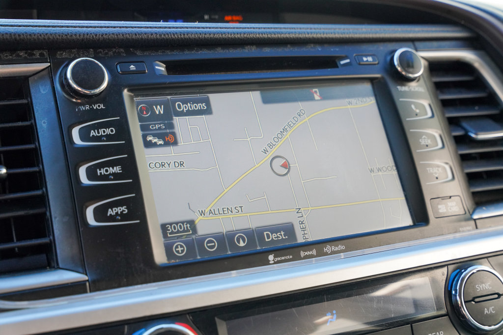 Used 2019 Toyota Highlander XLE AWD/4WD image 20