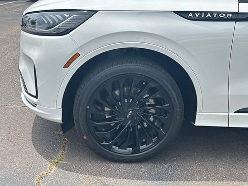 New 2026 Lincoln Aviator Reserve w/ Luxury Package AWD/4WD image 12