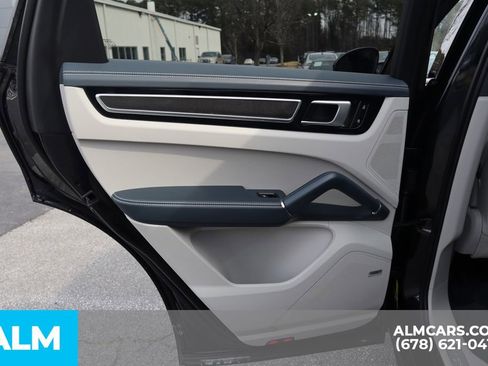 Used 2023 Porsche Cayenne S Platinum w/ Assistance Package image 22