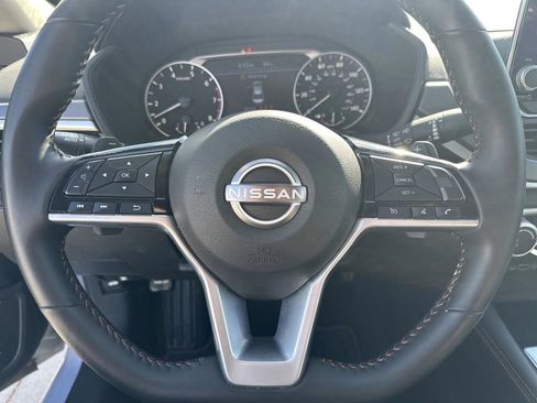 Used 2025 Nissan Altima 2.5 SR image 23