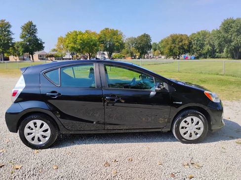 Used 2014 Toyota Prius C Three image 14