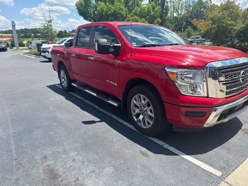 Used 2021 Nissan Titan SV w/ SV Convenience Package AWD/4WD image 3