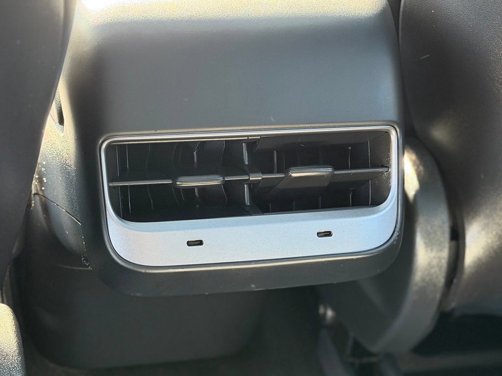 Used 2020 Tesla Model Y Long Range AWD/4WD image 8