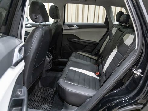 New 2026 Volkswagen Taos SEL AWD/4WD image 12