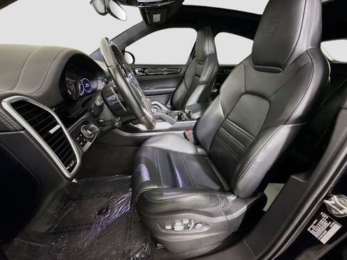 Used 2020 Porsche Cayenne Turbo AWD/4WD image 21