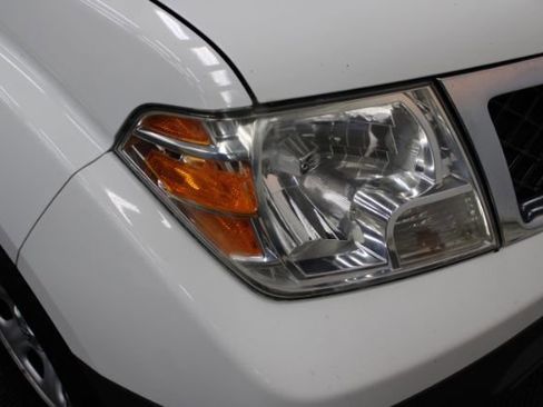 Used 2017 Nissan Frontier S image 5