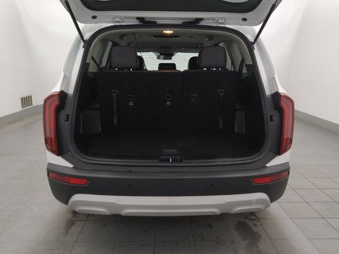 Used 2020 Kia Telluride LX FWD image 29