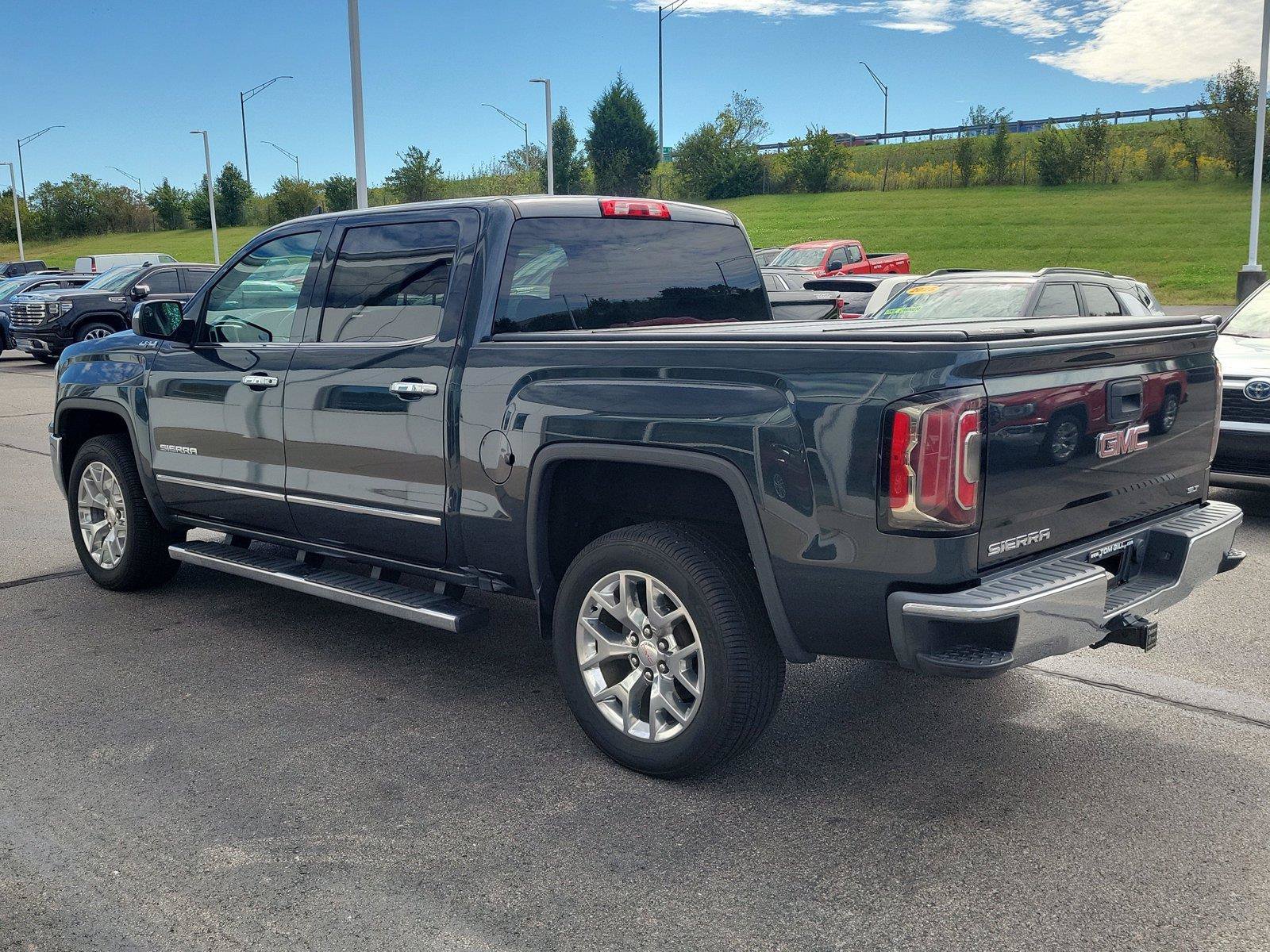 Used 2018 GMC Sierra 1500 SLT w/ SLT Premium Package AWD/4WD image 3