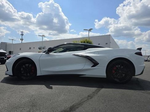 Used 2024 Chevrolet Corvette Stingray Premium Conv w/ Z51 Performance Package RWD image 16