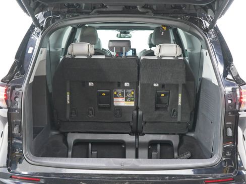 Used 2024 Toyota Sienna XSE FWD image 17
