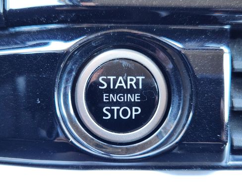 Used 2024 Nissan Pathfinder SV image 25