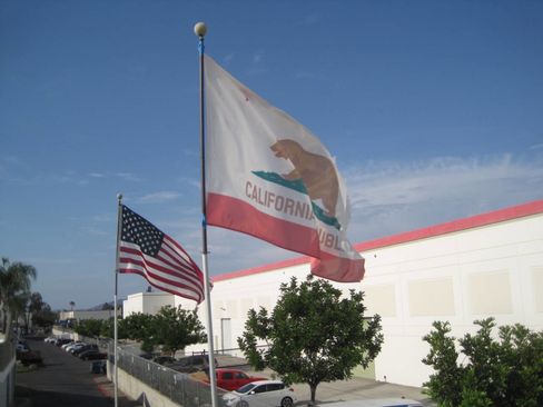 Used 2011 Subaru Outback 3.6R Limited image 2