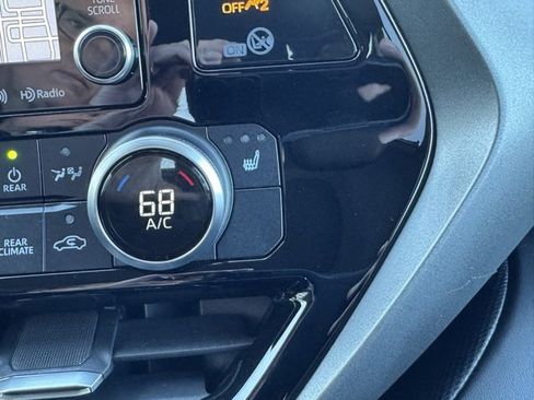 Certified 2020 Toyota Highlander XLE image 18