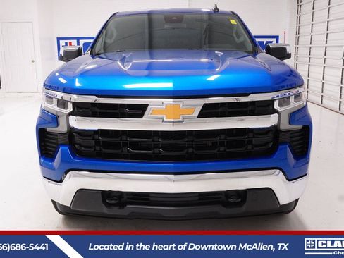 Used 2022 Chevrolet Silverado 1500 LT AWD/4WD image 2