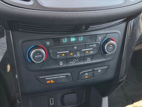 Used 2017 Ford Escape SE w/ Equipment Group 201A FWD image 14