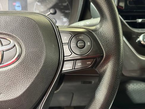 Certified 2025 Toyota Corolla LE FWD image 22