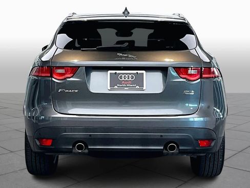Used 2019 Jaguar F-PACE Premium image 8