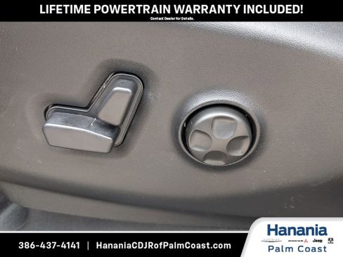 New 2026 Chrysler Pacifica Select FWD image 19