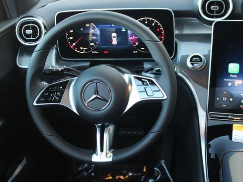 Used 2026 Mercedes-Benz GLC 300 image 18