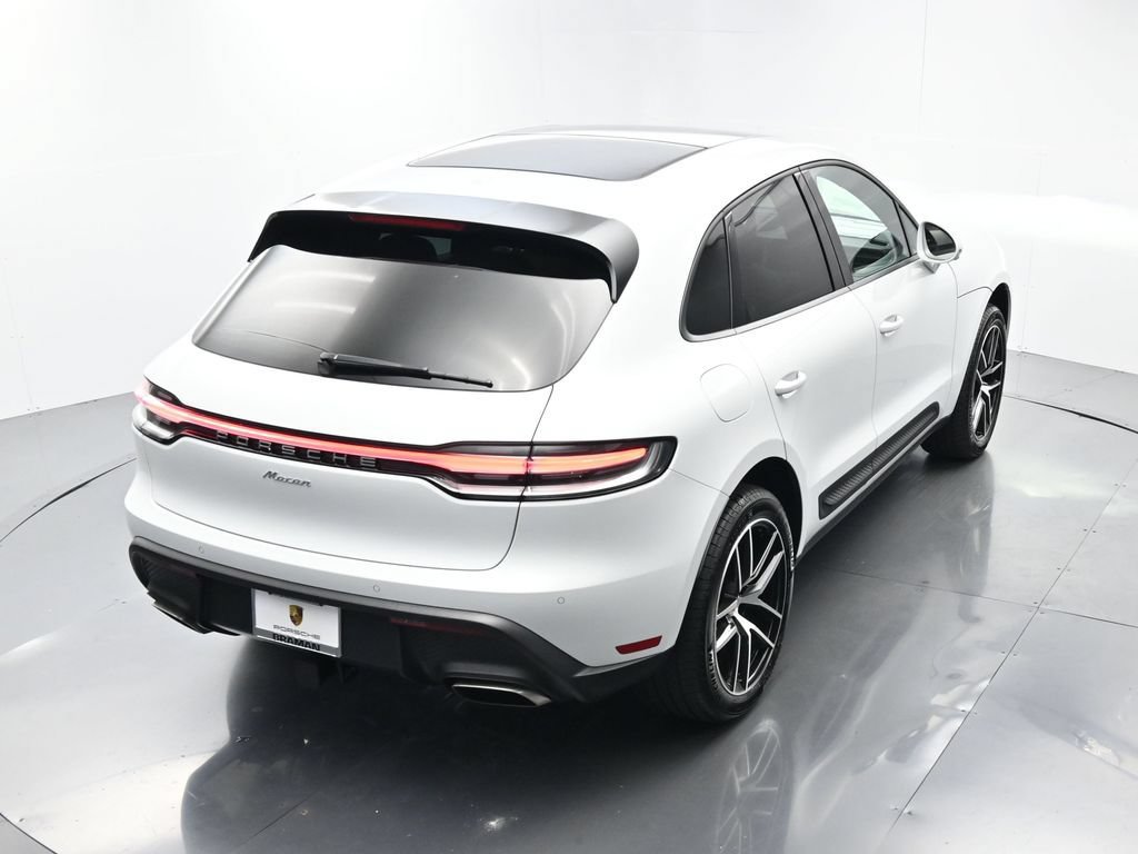 Certified 2026 Porsche Macan AWD/4WD image 38