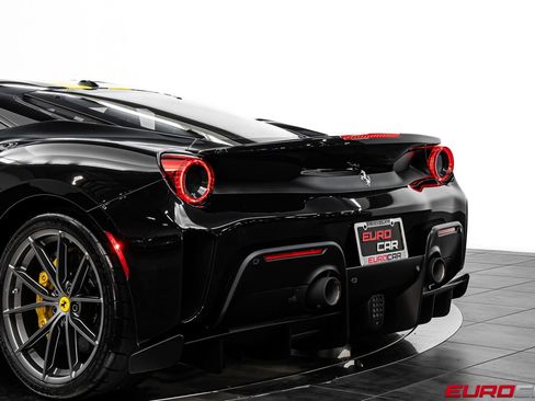 Used 2020 Ferrari 488 Pista Coupe RWD image 22