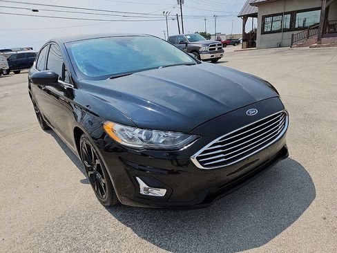Used 2020 Ford Fusion SE w/ Equipment Group 151A FWD image 11